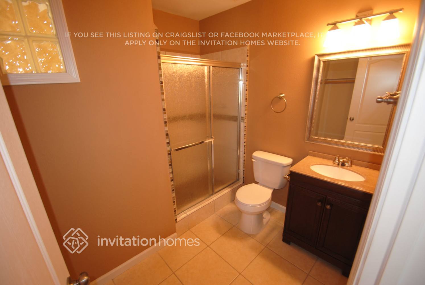 Building Photo - 907 N Wedgewood Dr