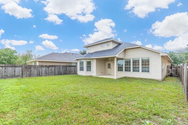 Building Photo - 16911 Savannah Park Dr