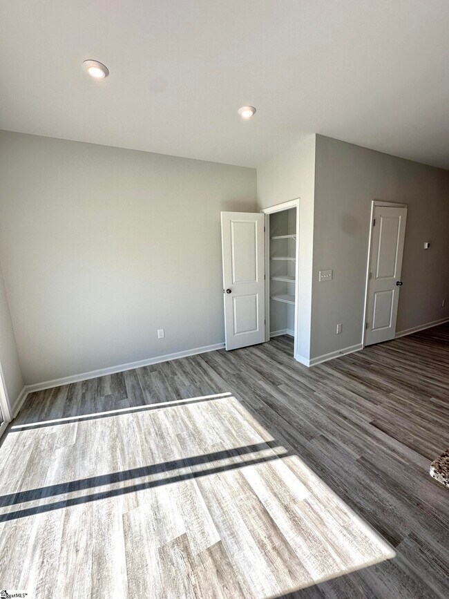 Building Photo - 118 Randwick Ln