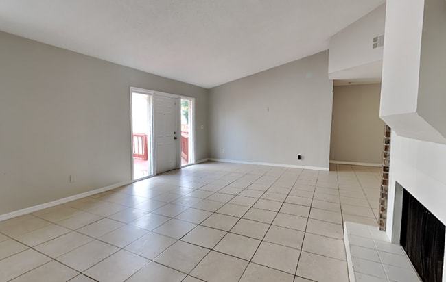 Building Photo - 102 Cascade St