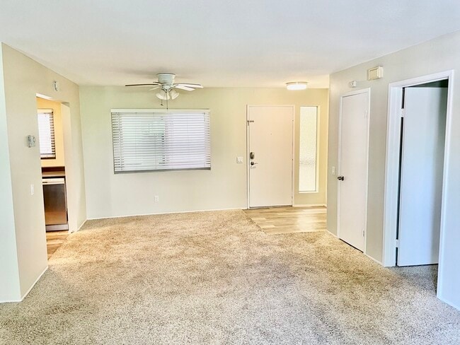 Primary Photo - 2530 Clairemont Dr