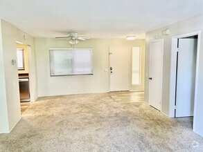 Building Photo - 2530 Clairemont Dr