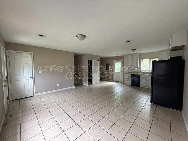 Building Photo - 1202 Laredo Ave