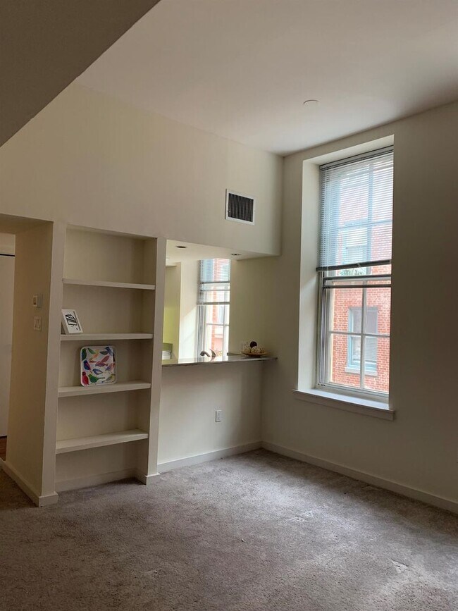 Building Photo - Welcome to Urban Elegance in the Heart of Historic Old City, Philadelphia