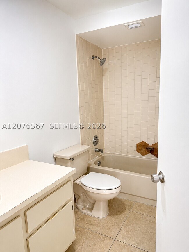 Building Photo - 8290 Lake Dr
