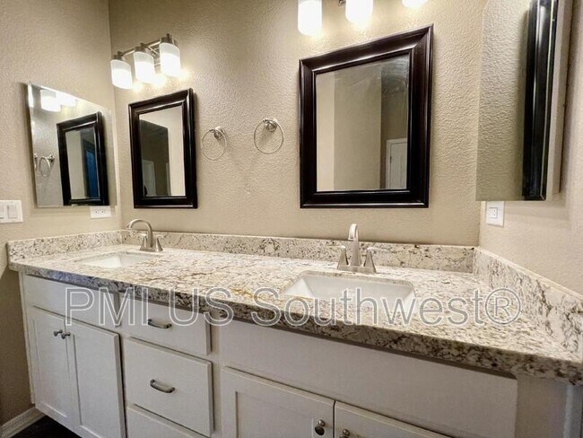 Building Photo - 2259 E Robby