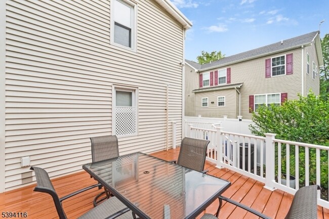 Building Photo - 10 Kenvil Ave