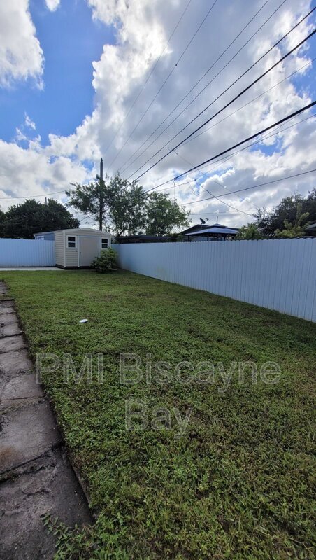 Building Photo - 7380 SW 35th St