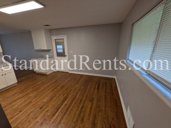 Building Photo - 2916 Battle Forrest Dr
