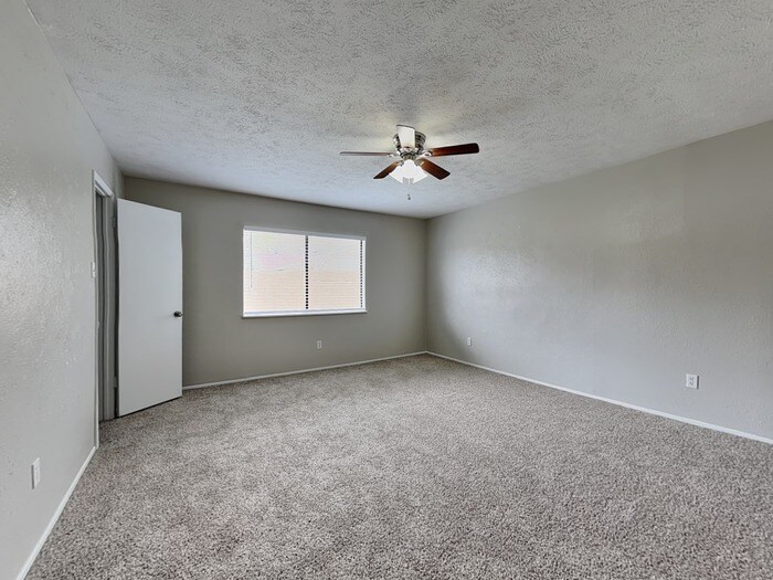 Building Photo - 3926 Broken Elm Dr
