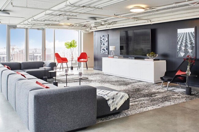 Building Photo - 1110 23rd St NW