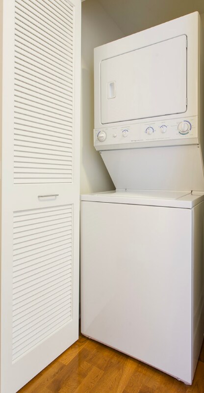 Building Photo - 330 N Jefferson St