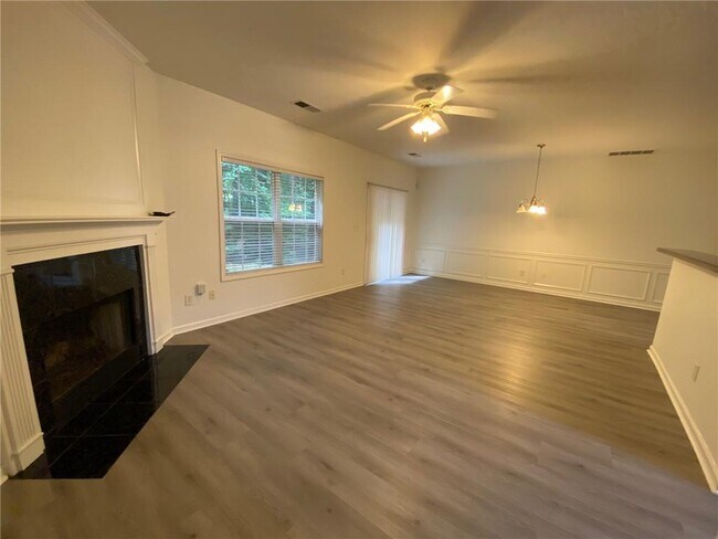 Building Photo - 397 Creek Manor Way