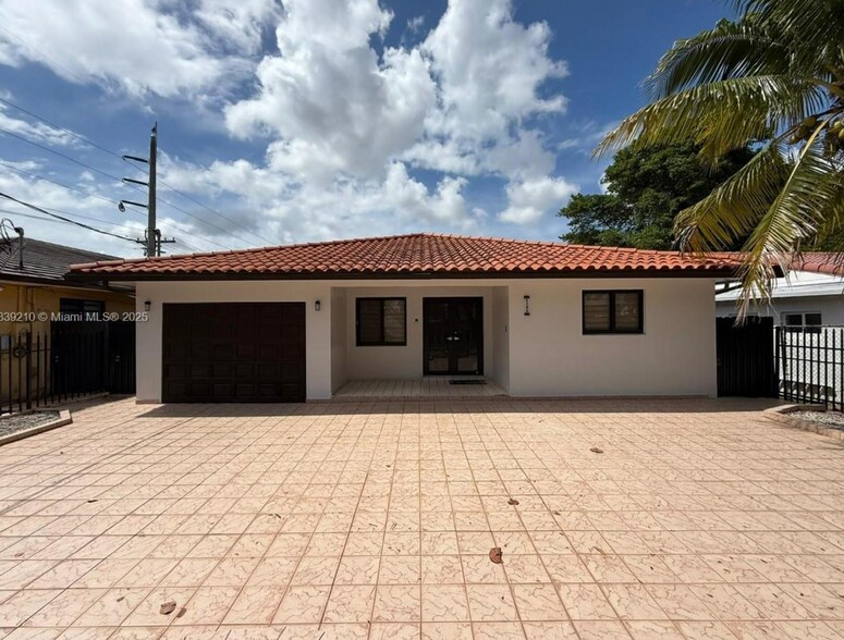 Primary Photo - 4285 SW 7th St