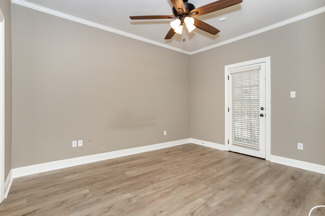 Building Photo - 838 Meadow Bend Dr