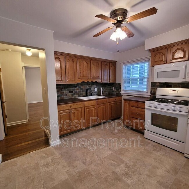 Building Photo - 2220 Monroe Ave NW