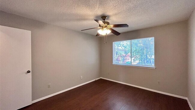 Building Photo - 506 Willowbend Cove