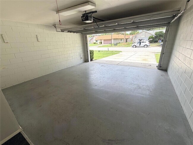 Building Photo - 309 Buttonwood Dr