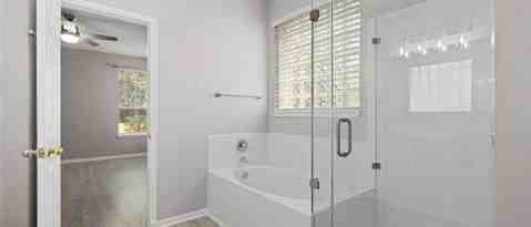 Building Photo - 10229 Beard Ave