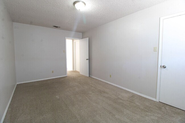 Building Photo - *****PRICE REDUCTION*****