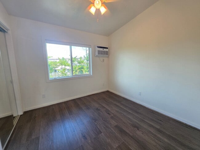 Building Photo - Spacious 2 bedroom, 2 bath with 2 parking unit in Kailua