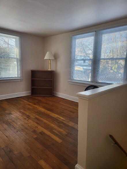 Building Photo - 119 E Mt Airy Ave