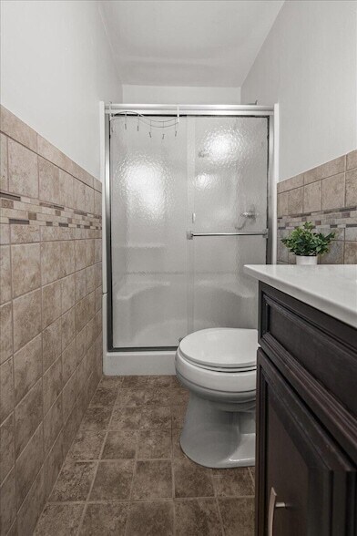 Building Photo - 9121 Potomac Dr