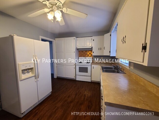 Building Photo - 1309 W 100th Terrace - Short term option!