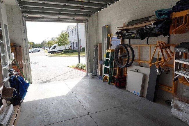 Building Photo - 385 NW 9th St