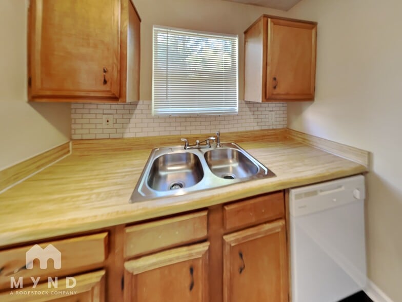 Building Photo - 1626 Sugar Downs Ct SE