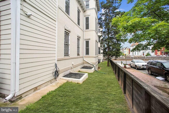 Building Photo - 1823 N Capitol St NE