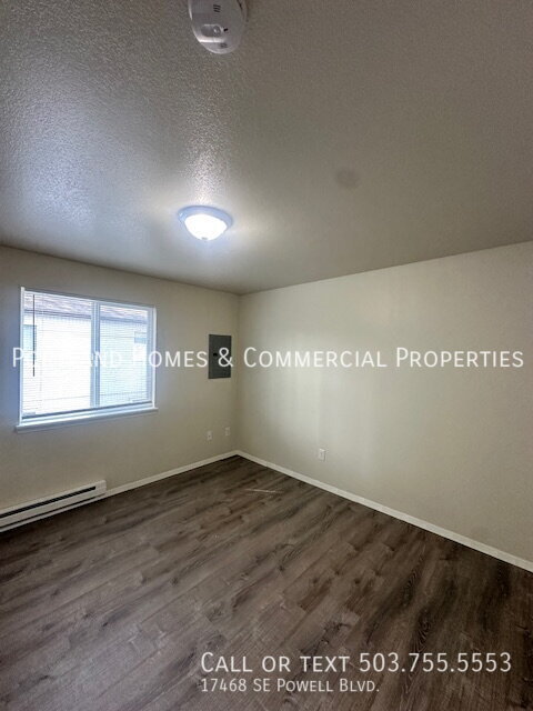 Building Photo - 17468 SE Powell Blvd