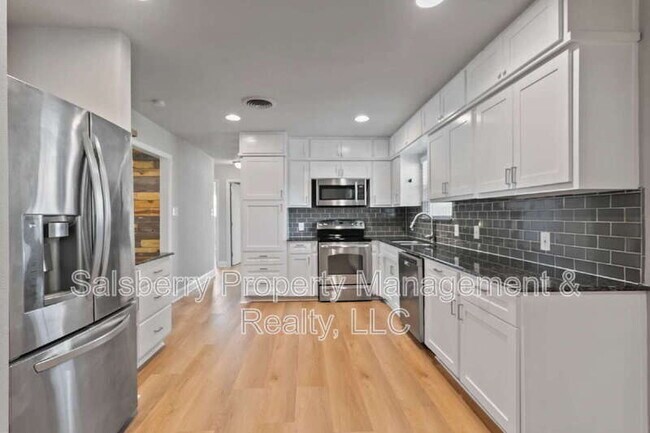 Building Photo - 5312 Odessa Ave