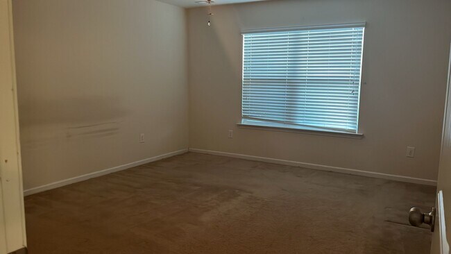 Building Photo - 2621 Tummel Ln