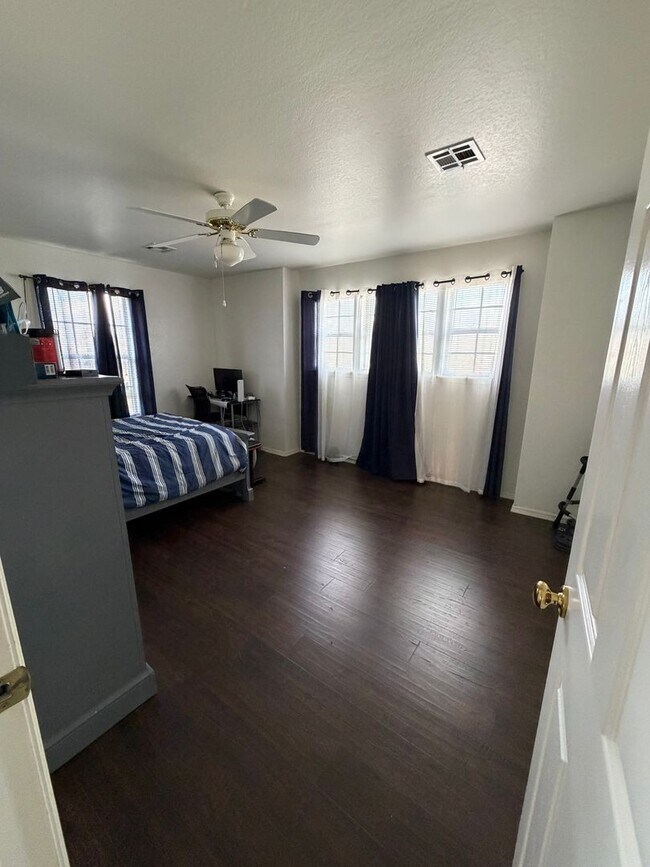Building Photo - Broken Arrow Union Schools Single Family Home for Rent 5 beds 2.5 bath