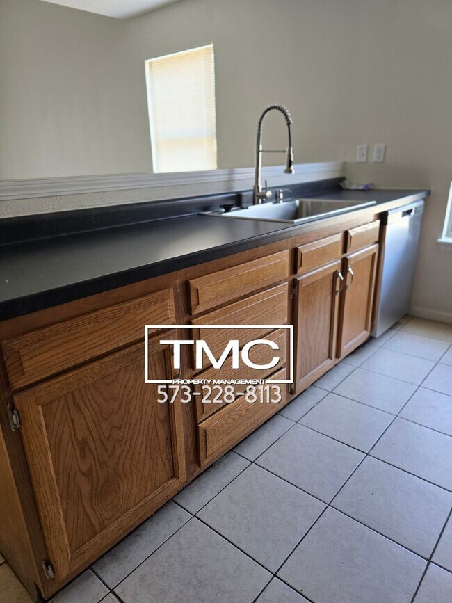 Building Photo - 4304-4306 Derby Ridge