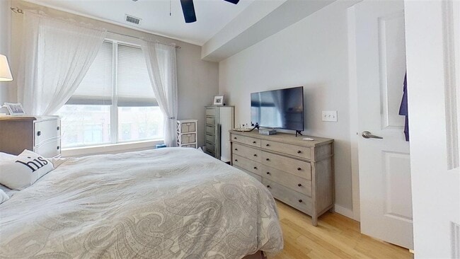 Building Photo - 1325 Adams St