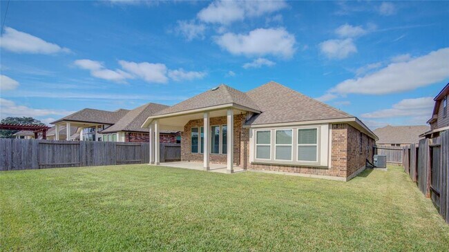 Building Photo - 12704 Southern Oaks Landing