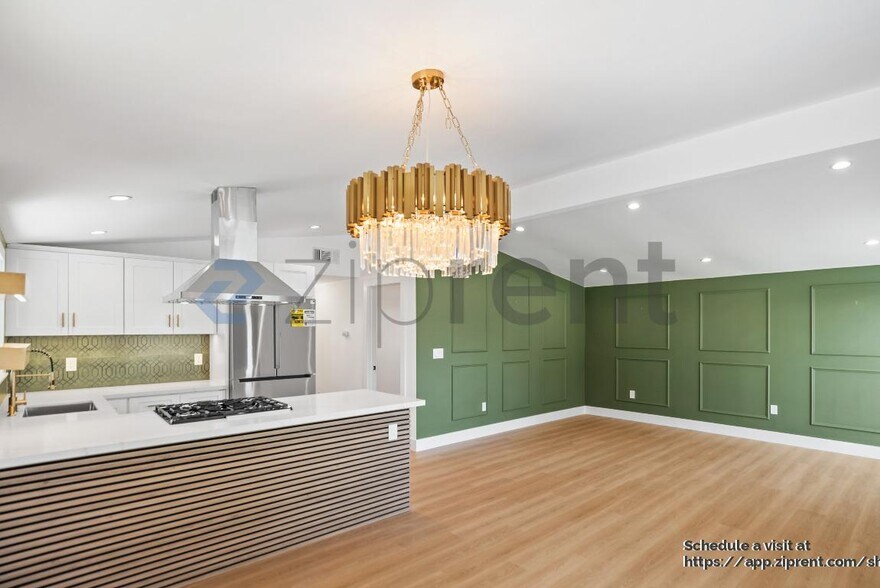 Building Photo - 28023 Tampa Ave