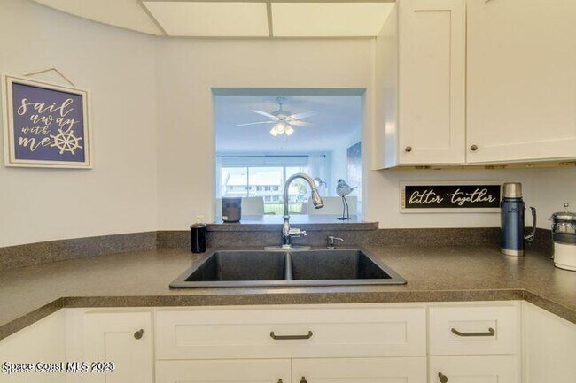 Building Photo - 6124 S River Run Dr