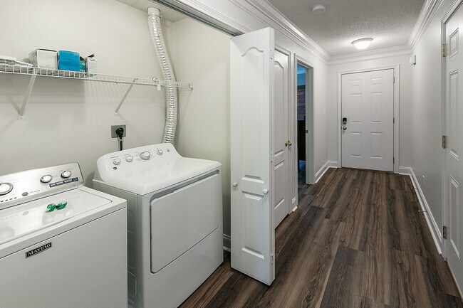 Building Photo - 3721 Willow Falls Way