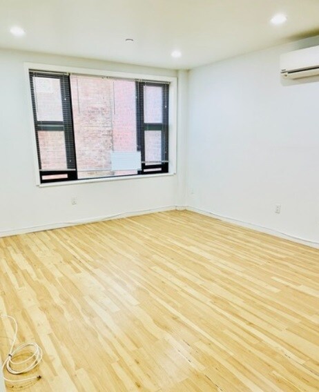 Building Photo - 48 Davis Ave