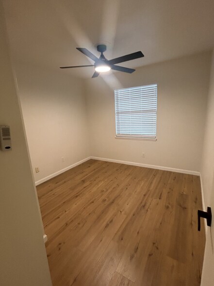 Building Photo - 713 Silverstone Dr