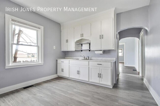 Building Photo - 1514 William St