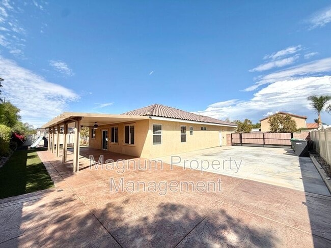 Building Photo - 33205 Gypsum St