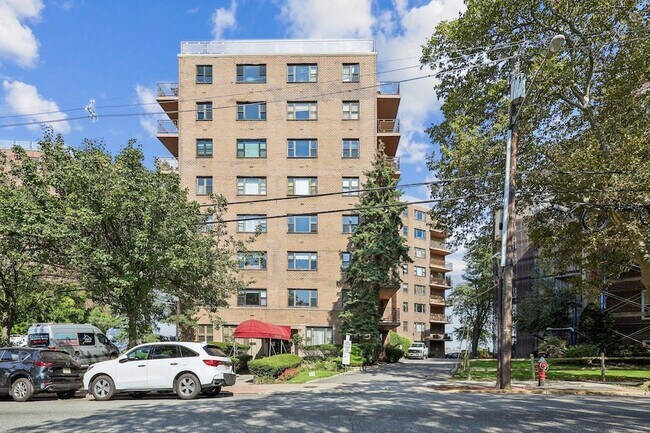 Building Photo - 8800 JFK Blvd E