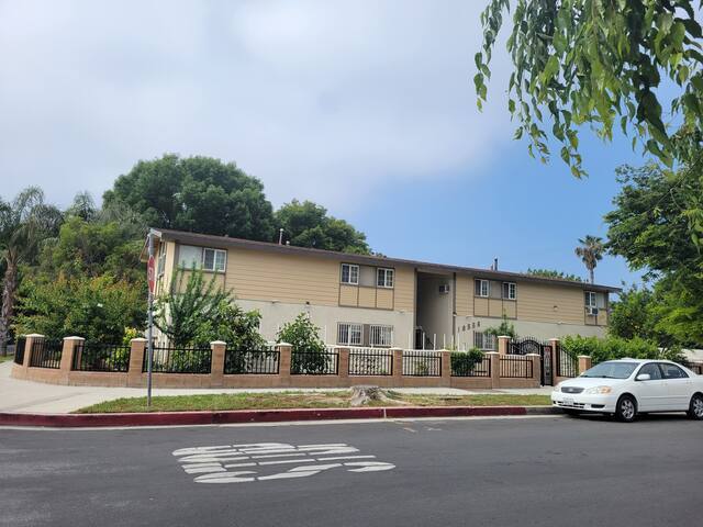 Primary Photo - 18556 Community St