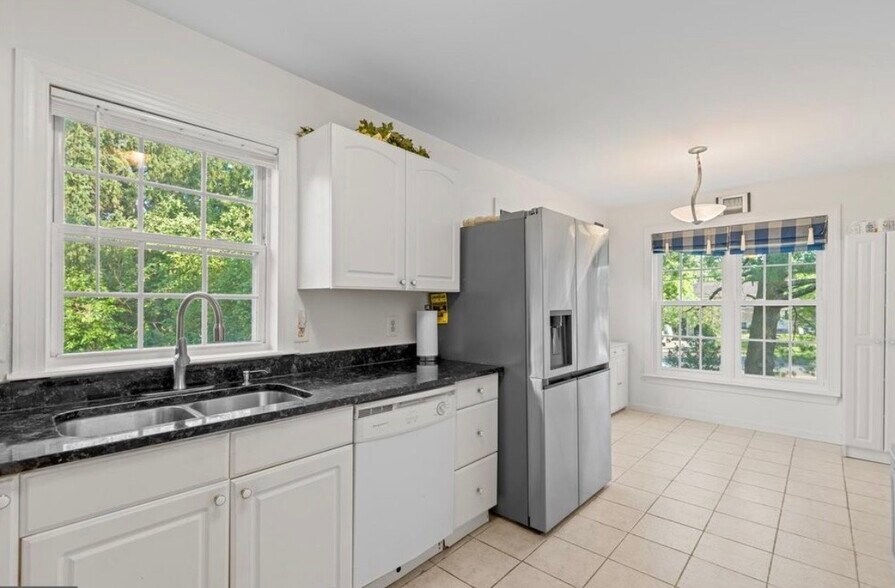 Building Photo - 2829 Grovemore Ln