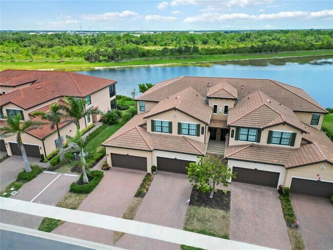 Building Photo - 10805 Tarflower Dr