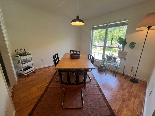 Building Photo - Beautiful Donelson Cottage With Private Fenced Yard